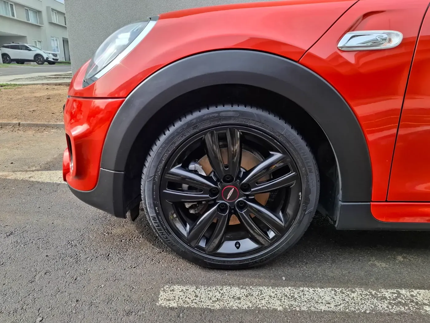 Mini Cooper después del detailing de Mister Jio