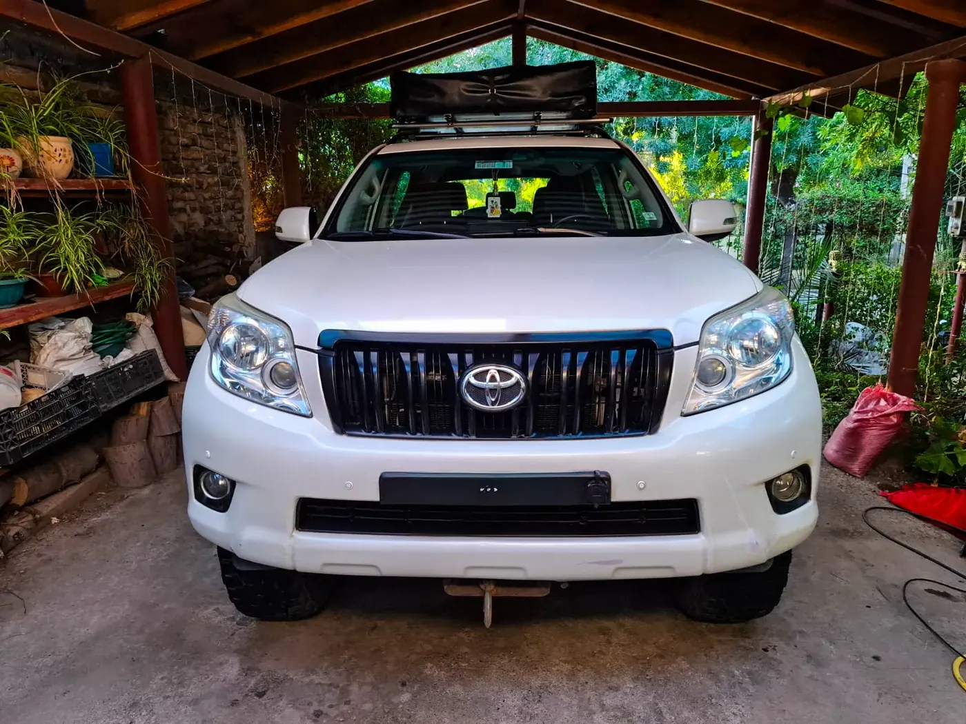 Camioneta blanca después del detailing de Mister Jio